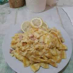 A picture of Farfalle al limone.