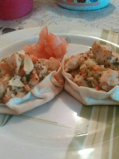 Una foto de Canastitas de verdura y pollo