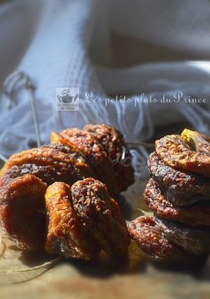Une photo de Figues séchées maison au deshydrateur, sans sulfites