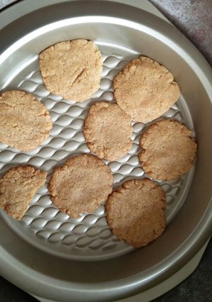 A picture of Aata cookies.