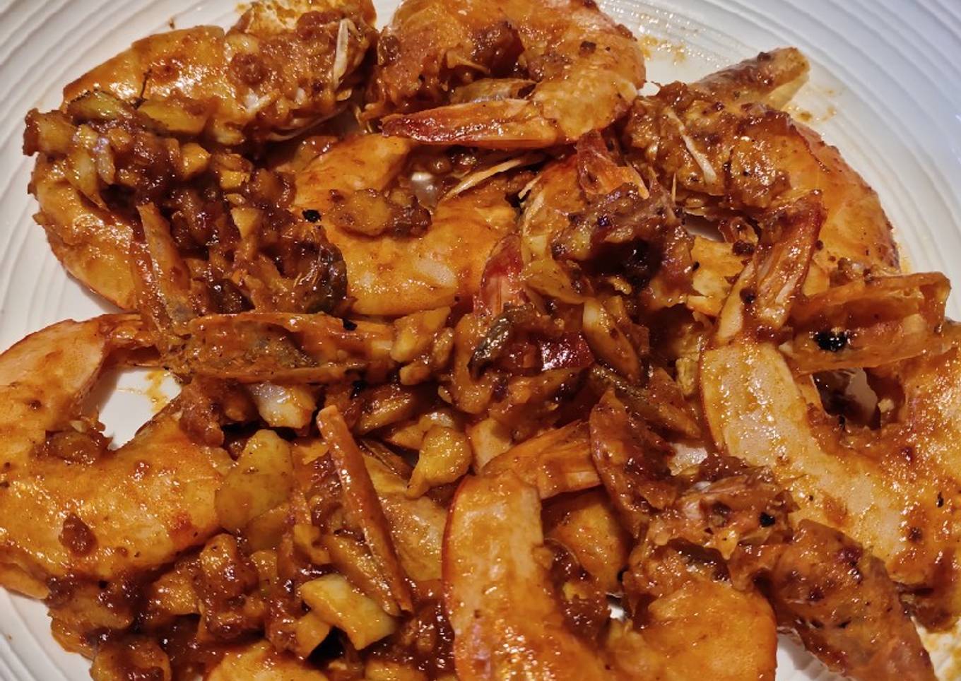 Shrimp with ketchup and pineapple