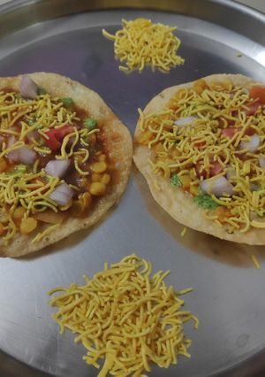 A picture of Dal Pakwan 😋.