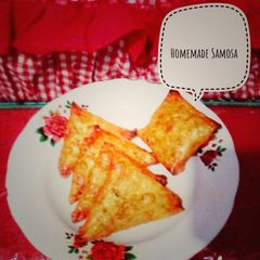 A picture of Homemade Noodle-Meat Samosa.