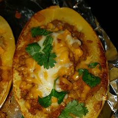 A picture of Spaguetti squash.