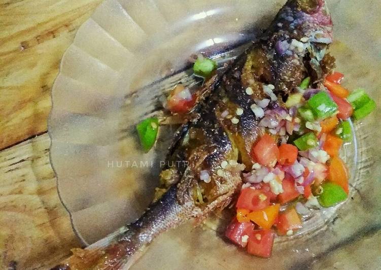 Bumbu mengolah Ikan Goreng Sambal Dabu Dabu yang Bikin Ngiler