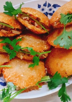 Hình của món Xôi chiên bát bửu.