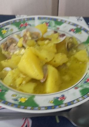 Foto principal de Patatas guisadas con chirlas