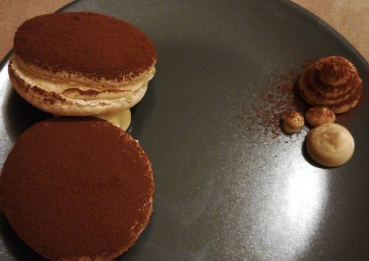 Tiramisu macaron