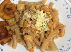 Una foto de Macarrones con pollo