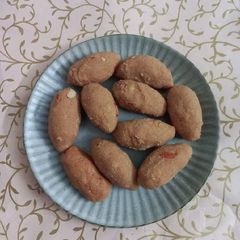 A picture of Atta Gond Pinni.