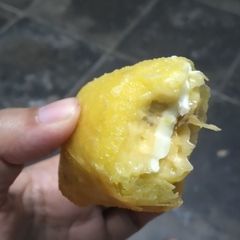 Lumpia Pisang Keju / Banana and Cheese Rolls A picture of Lumpia Pisang Keju / Banana and Cheese Rolls.