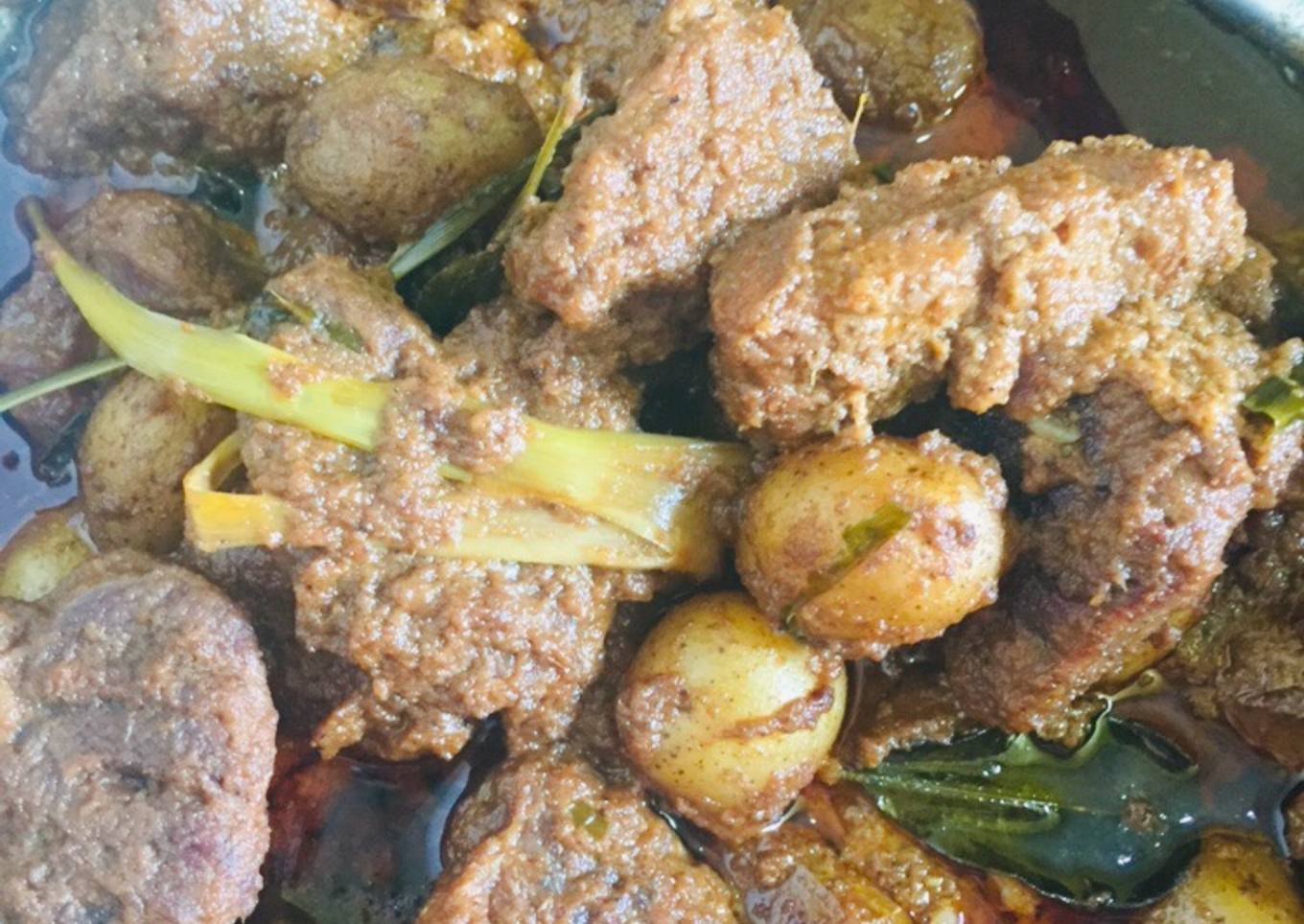 Rendang daging sapi