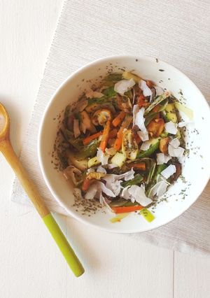 Una foto de Vegetales con champiñones al wok