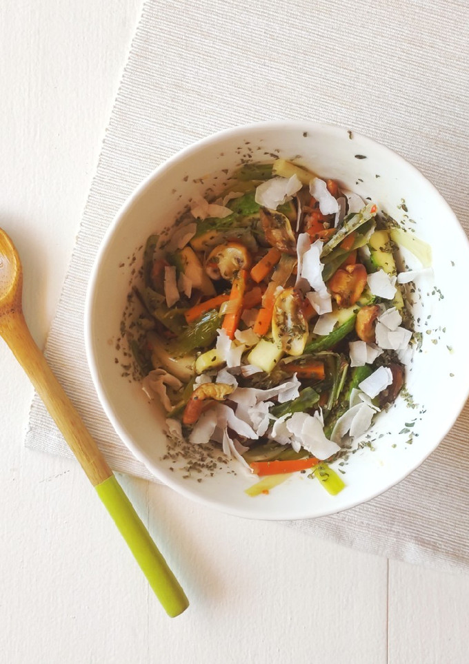 Una foto de Vegetales con champiñones al wok
