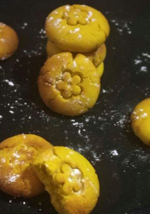 A picture of Custard Cookies.