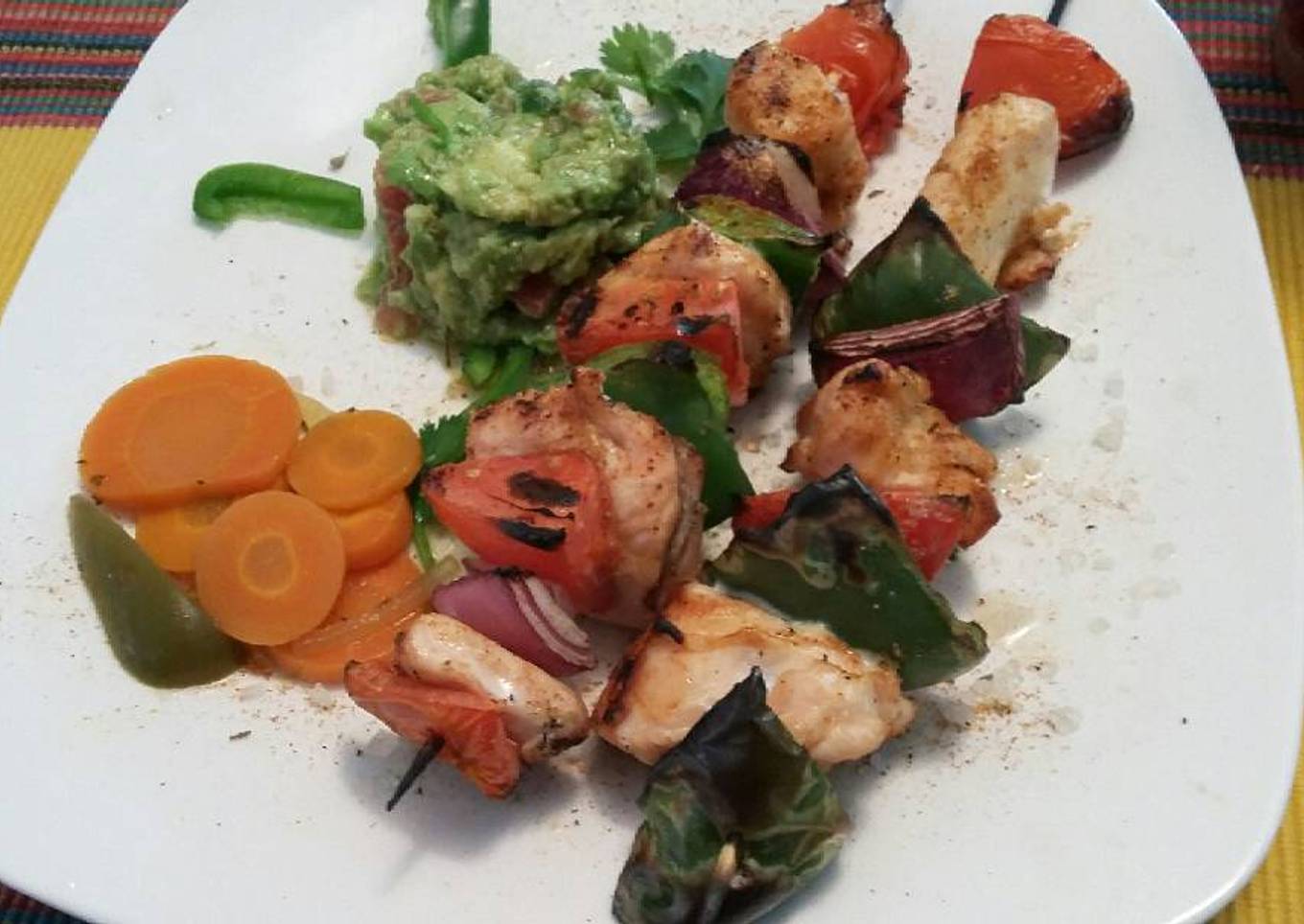 Brochetas de pollo al cajún