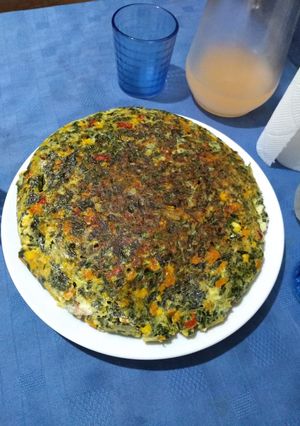 Una foto de Tortilla de acelga 🥬🥬rellena