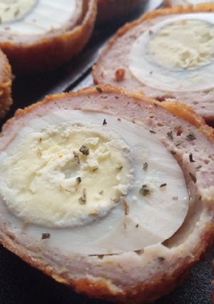 A picture of Chicken scotch eggs II.