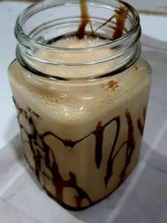 कोल्ड कॉफी विद आइसक्रीम (Cold coffee with icecream recipe in hindi) रेसिपी मुख्य फोटो