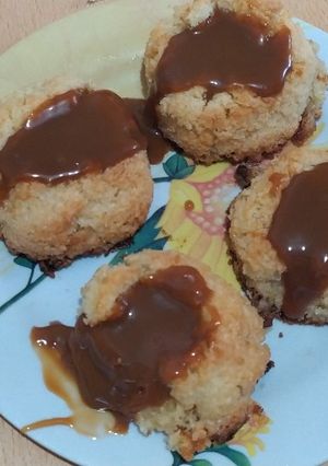 Una foto de Galletitas de coco y Dulce de leche
