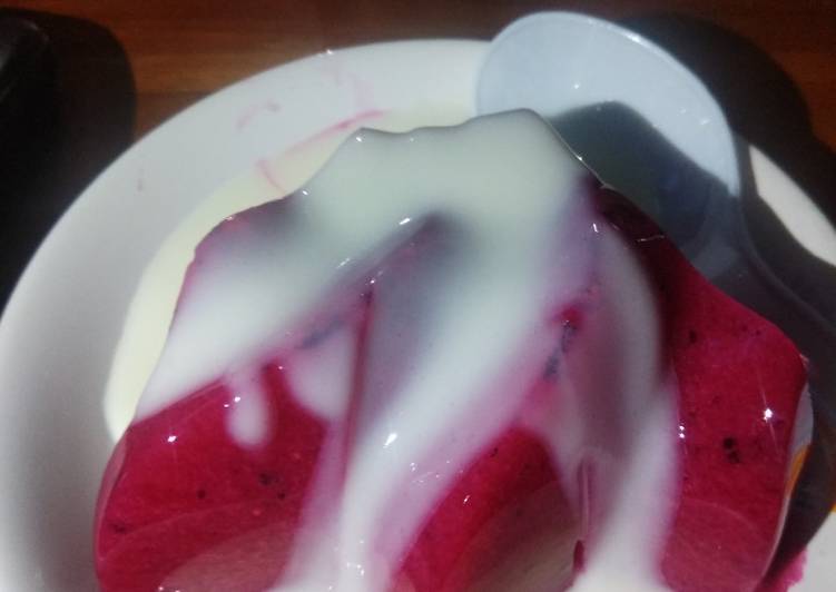 Puding buah naga merah simple