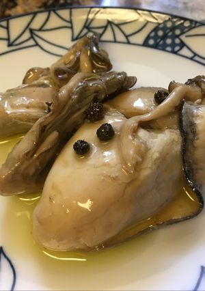 A picture of Oysters in oil.