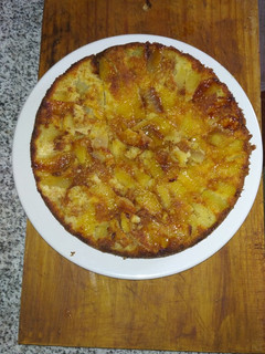 Una foto de Torta de manzanas invertida 😋😍