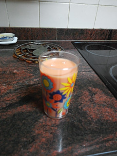 Una foto de Batido frío de melón, sandía, manga y yogur