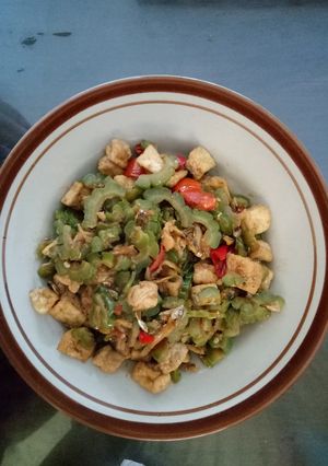 Foto resep Oseng pare tahu