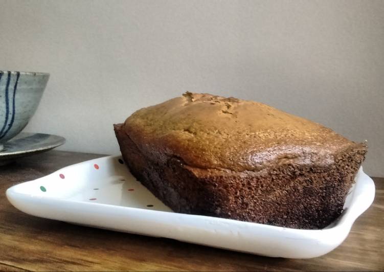 Bolo de pasta de amendoim e chocolate 70%