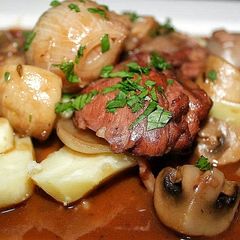 A picture of Coq Au Vin.