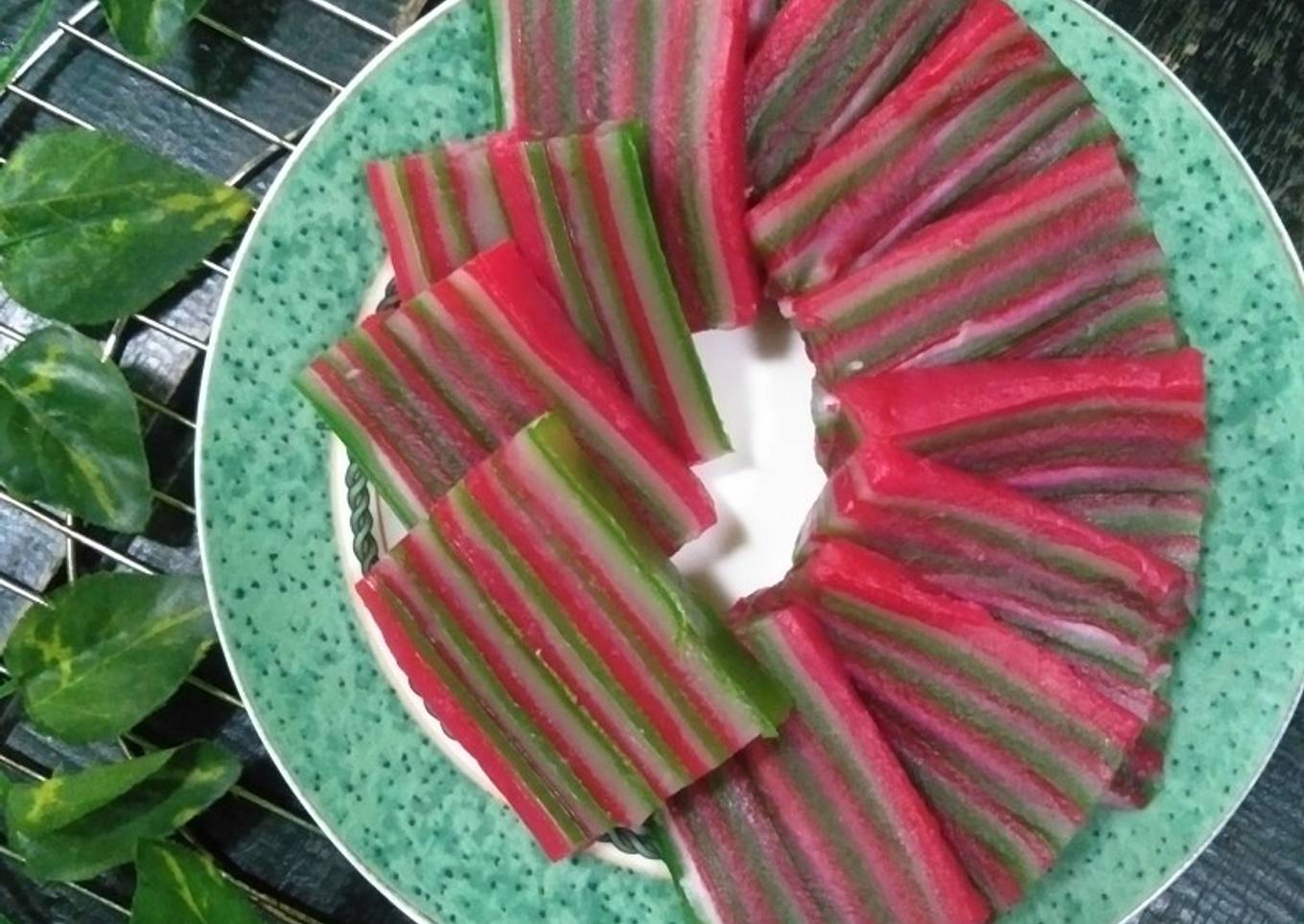 Kue lapis pelangi
