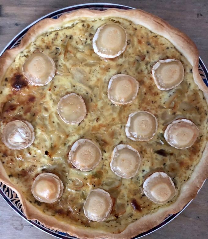 Une photo de Tarte aux oignons, chèvre et miel