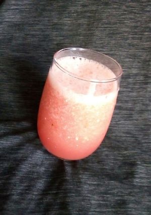 A picture of Weter Mellon juice.