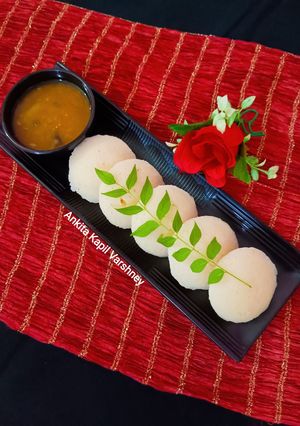 A picture of Idli.