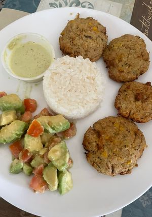 Una foto de Croquetas de Pollo 🍗 súper light 💪, sin harinas, sin leche, sin aceite. En air Fryer!