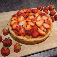 A picture of Strawberry Bakewell Tart.