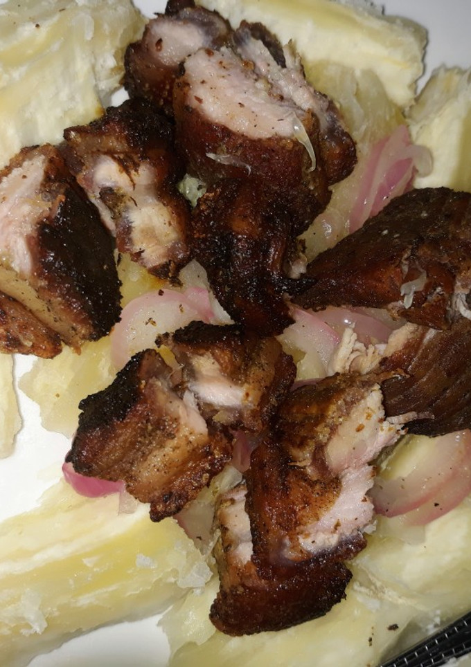 Una foto de Chicharrón de cerdo dominicano 🇩🇴