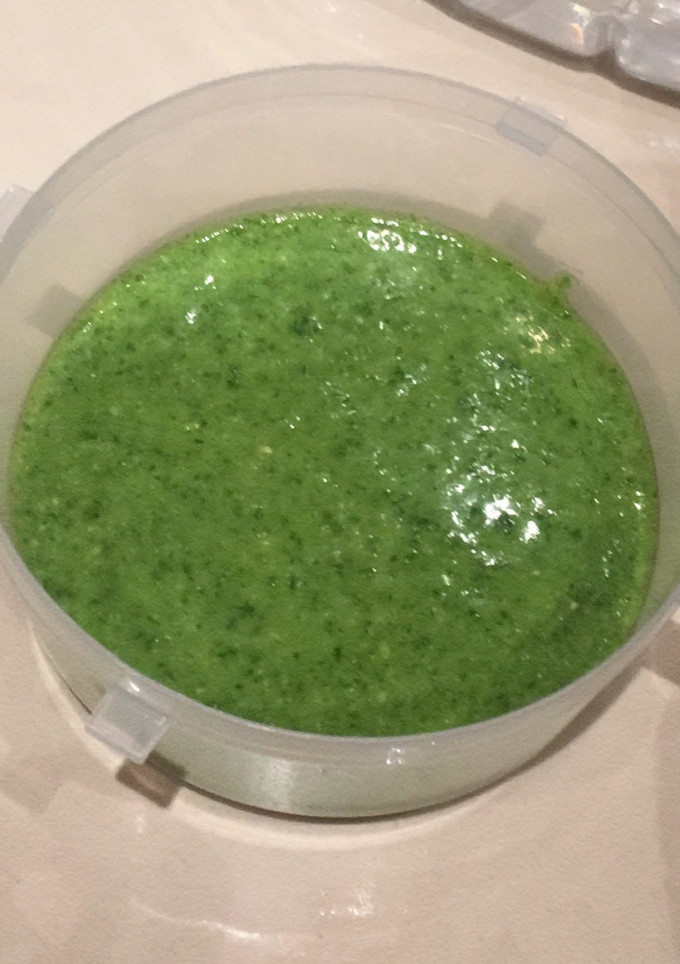Una foto de Salsa pesto
