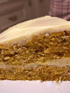 Foto principal de Tarta de zanahoria con nueces y frosting (Carrot cake)