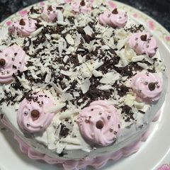 A picture of New Year Cake.