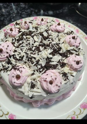 A picture of New Year Cake.