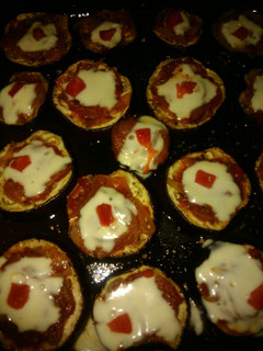 Una foto de Mini pizza de berenjenas