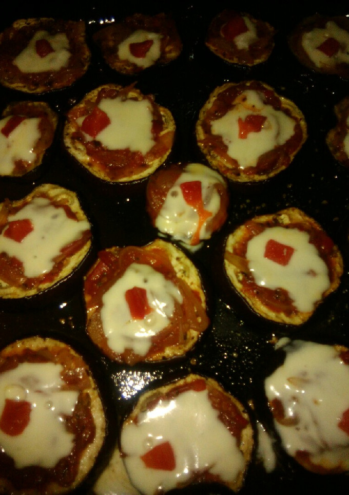 Una foto de Mini pizza de berenjenas