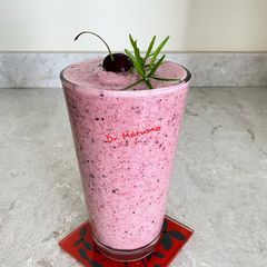 Strawberry & Blueberry Smoothie A picture of Strawberry & Blueberry Smoothie.