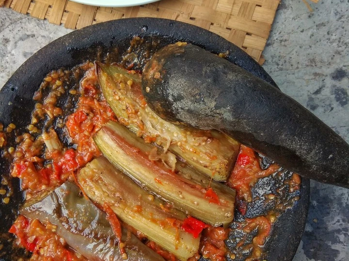 Langkah Gampang Membikin Resep Terong penyet sambal terasi goreng yang  Bikin Ketagihan Anti Ribet, Menggugah Selera