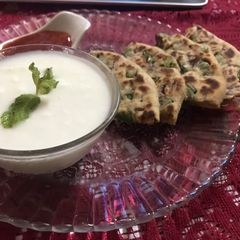 A picture of Paratha Pizza!.