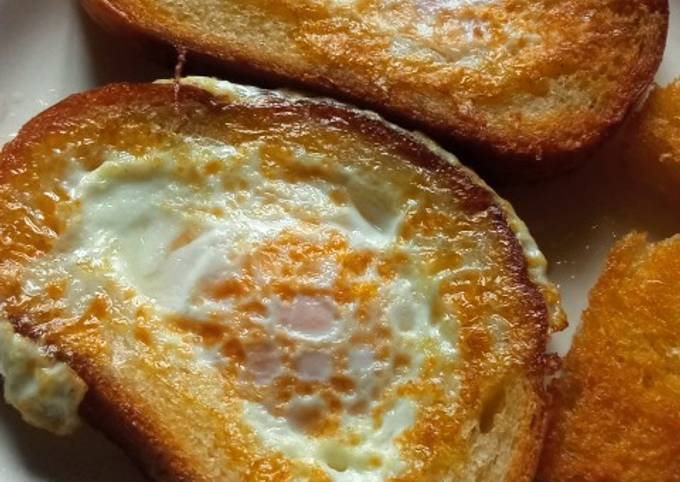 Рецепт: Хлеб обжаренный в яйцах - с приправами
