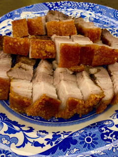 脆皮燒肉 的食譜成品照片