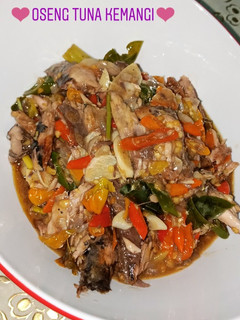 Foto resep Oseng Tuna Kemangi Bumbu Mercon